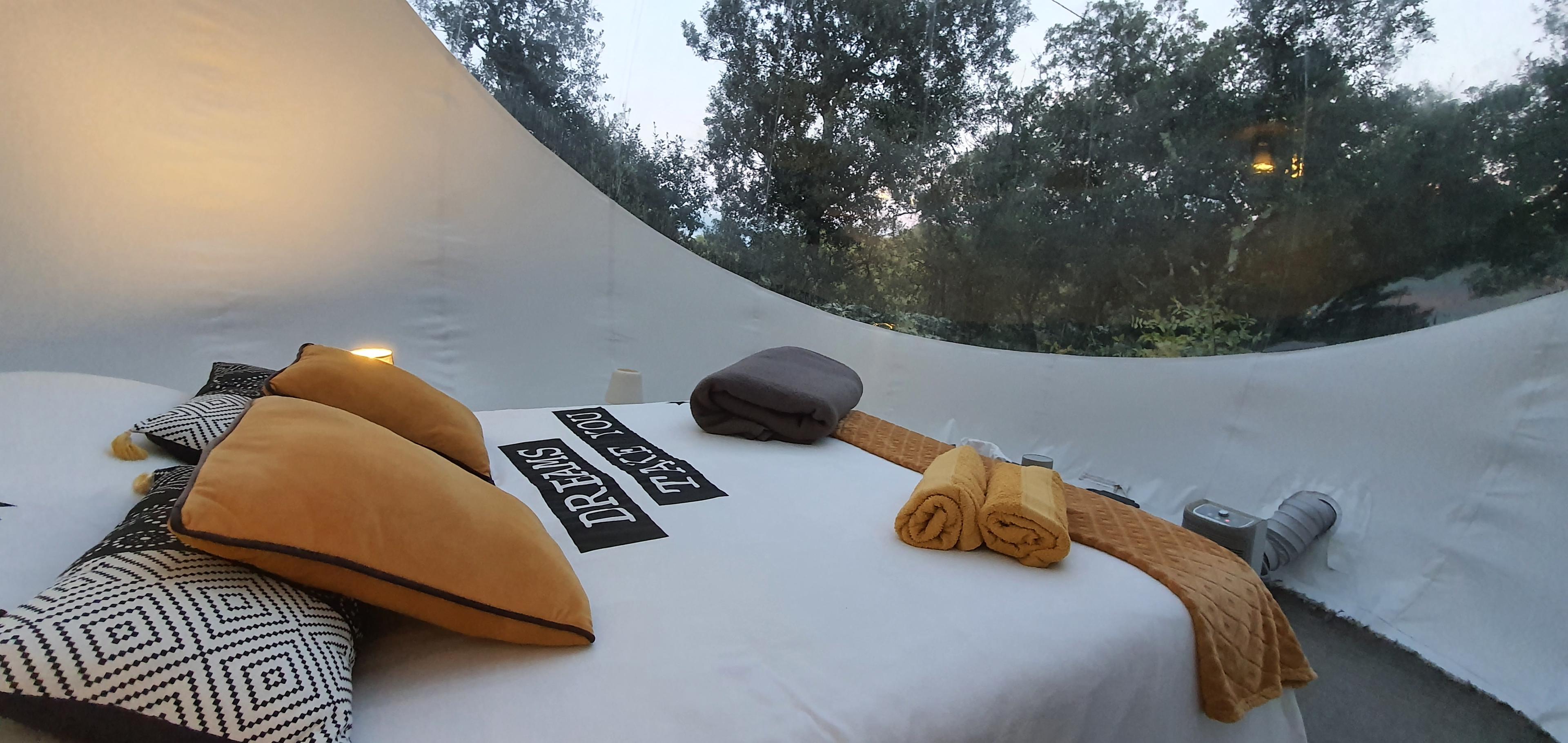 Glamping ou Hôtel : Pourquoi choisir l'expérience insolite pour votre séjour ?